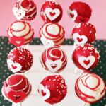 It's a No Bake Valentine Day! My Valentine Treats are perfect to take to school parties, make for your kids, and share with those you love. Hugs and kisses to all!