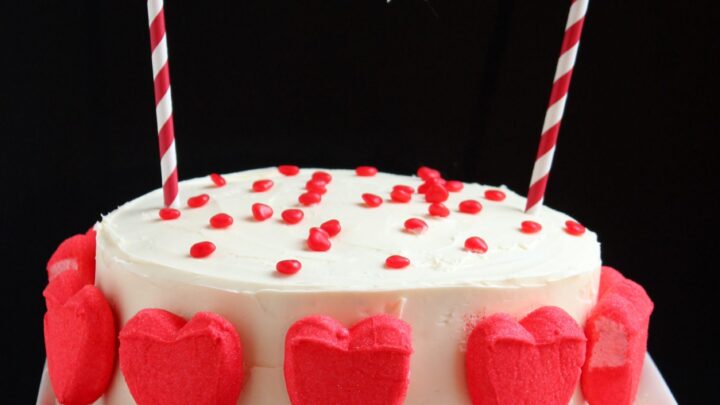 PS Simple Valentines Cake 64 scaled