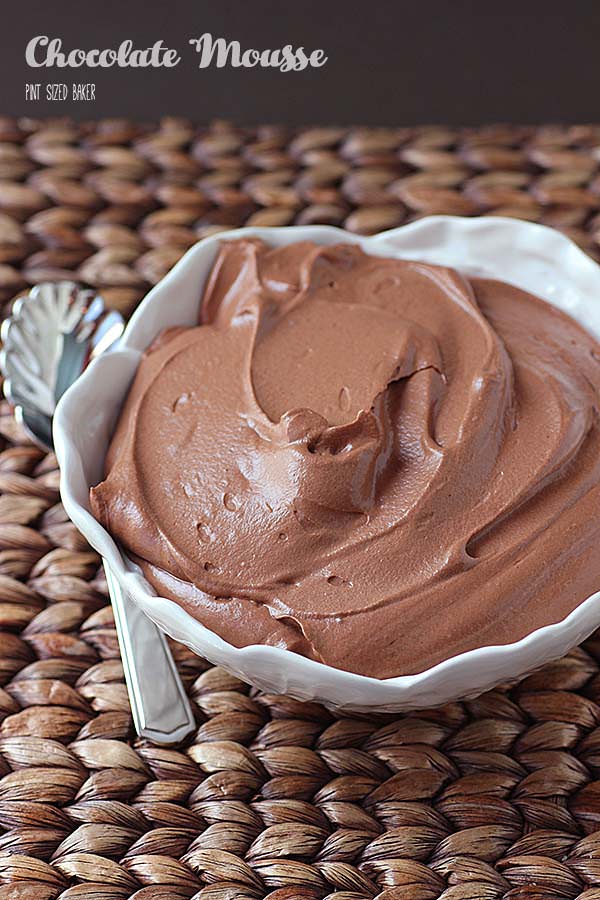 Delicious and creamy chocolate mousse that is an amazing dessert.