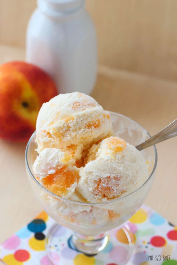 Perfect for the summer. Fresh peaches and ice cream make a winning combination!