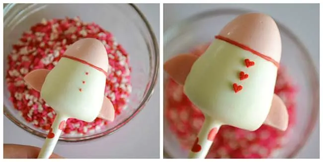 Whoosh! These Rocket Ship Cake Pops from Cake Poppin are so cute! They are the perfect way to tell someone that you love them to the moon and back!