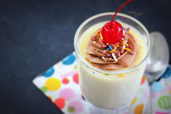 White Chocolate Pudding. Simple, Fast, Delicious. from #DietersDownfall.com