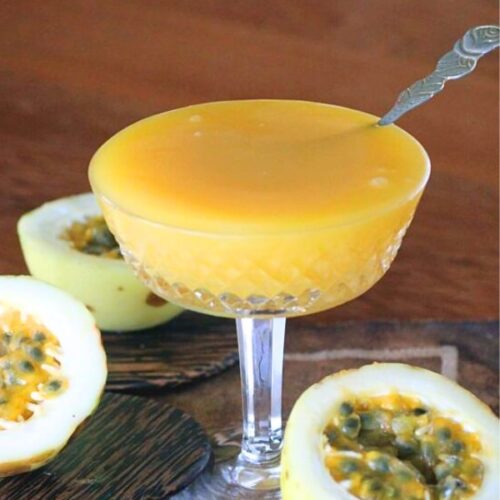 https://pintsizedbaker.com/wp-content/uploads/2014/08/lilikoi-passionfruit-curd-500x500.jpg