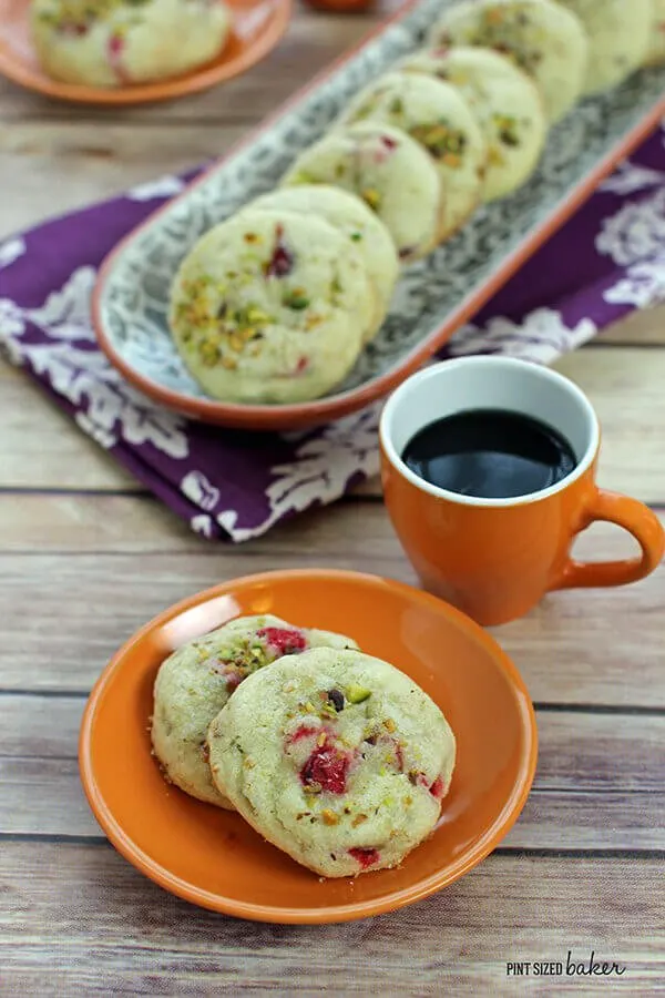 Naturally colored holiday cookies - these cranberry and pistachio cookies are amazing!