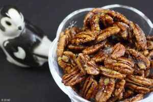 You're going to love these Amaretto Pecans on your winter desserts. Soaked in Amaretto and then cooked on the stove top.