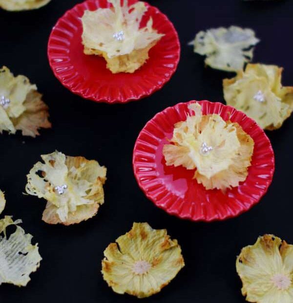 Love these easy dehydrated pineapple flowers. I'm going to add them to a Hummingbird Cake.