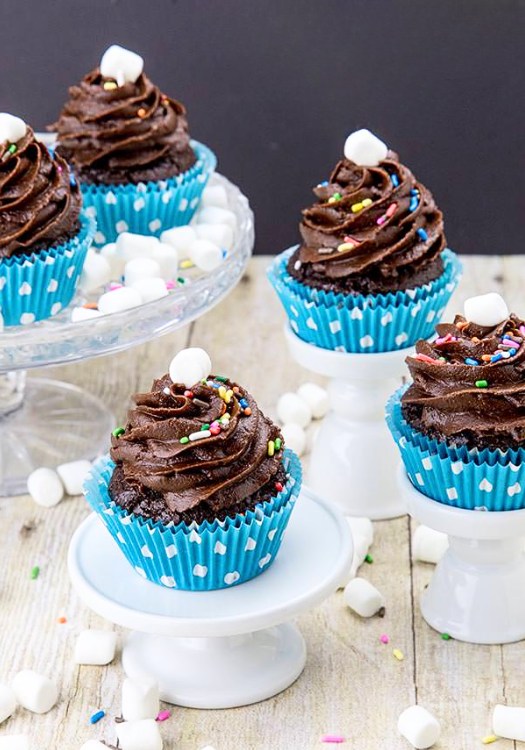 chocolate-marshmellow-fluff-frosting