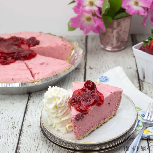 Strawberry Rhubarb Frozen Yogurt Pie is perfect for your summer entertaining!