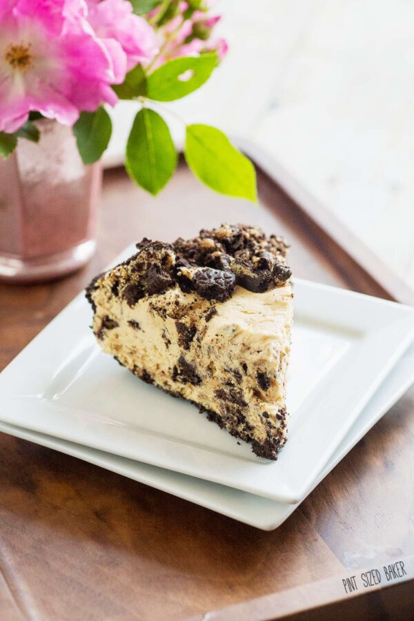 Serve up a slice and dig into this creamy Peanut Butter Oreo Pie. It's going fast!
