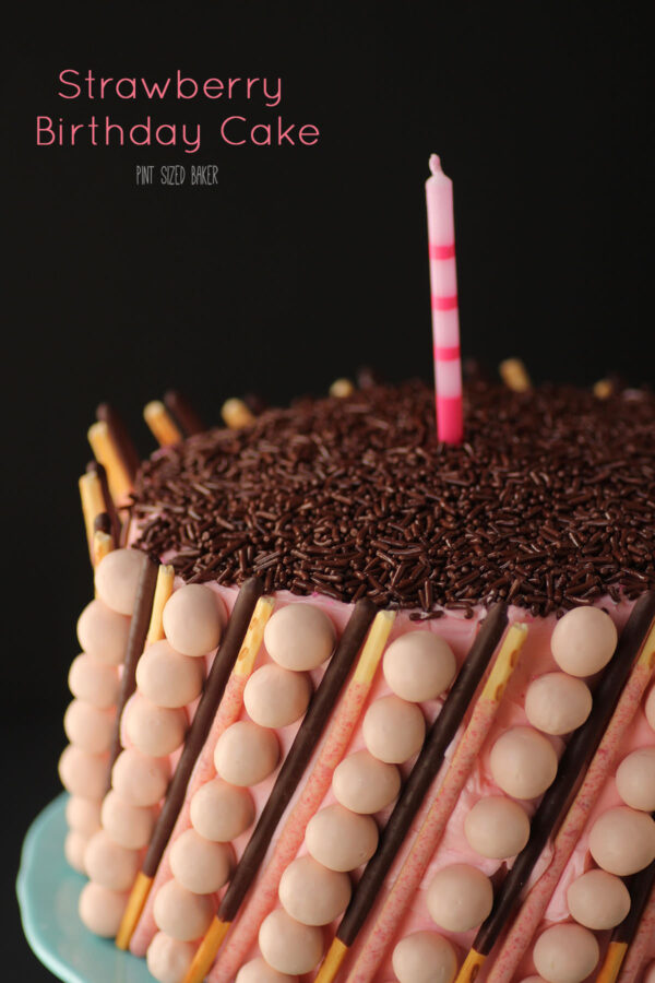 Fresh Strawberry Cake | Two Plaid Aprons