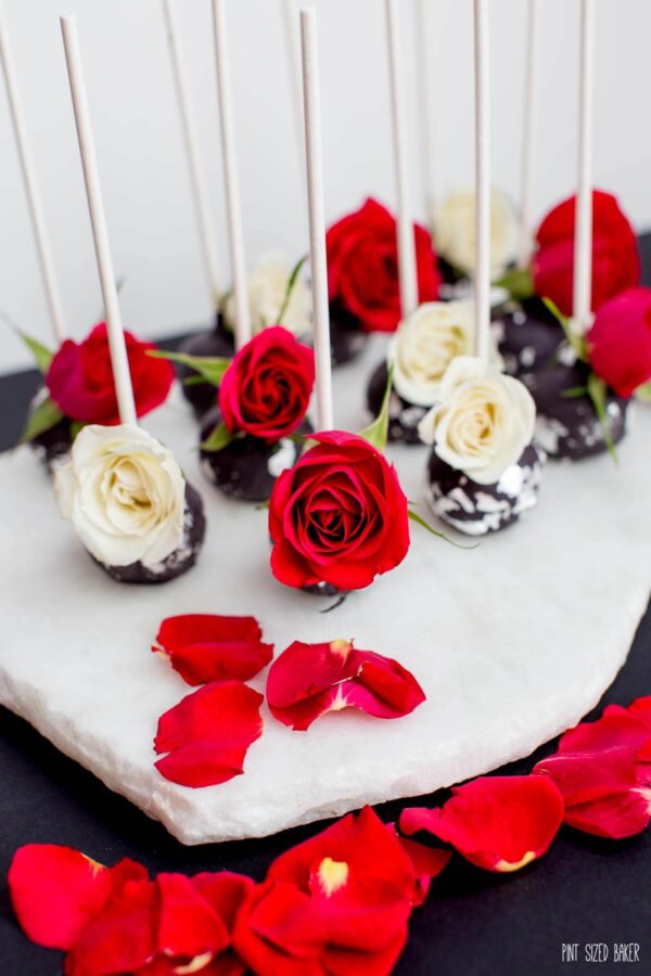 With Wedding Season in full swing, you'll love these easy and beautiful Real Rose Cake Pops that will blow your guests away!