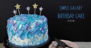 Spatula Painted Cake - The easiest way to decorate a Galaxy Birthday Cake for your little one. This painted technique looks like an oil painting.