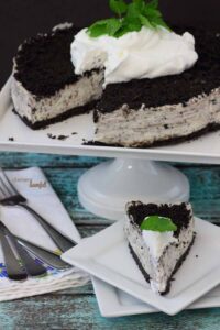 No bake cheesecakes are so easy to make and they taste even better when they are full of Oreo cookies!