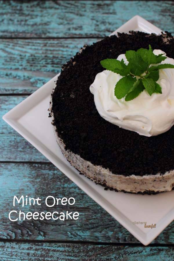 No-Bake Mint Oreo Cheesecake - perfect for lazy people who don't want to turn on their ovens.