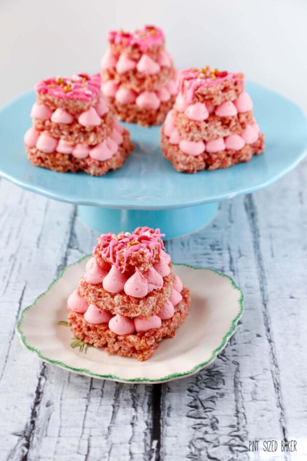 Strawberry Valentine Rice Krispie Treats - Pint Sized Baker