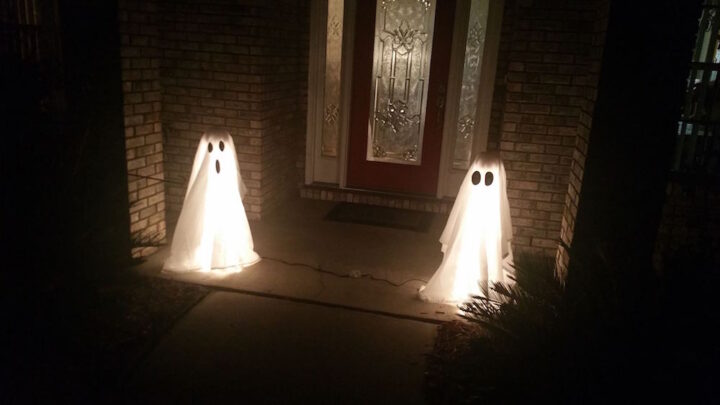 How to Make a Ghost Light For Your Front Porch 16