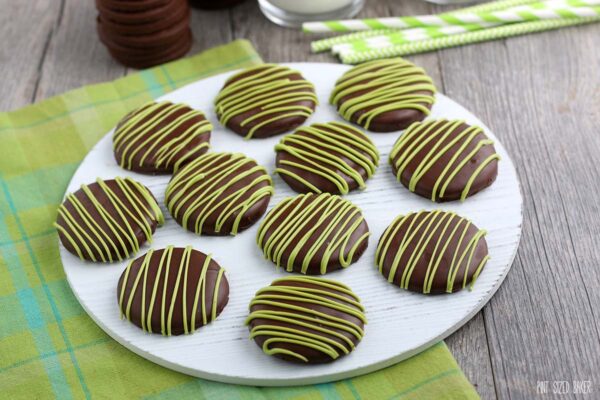 A horizontal view of the finished thin mint recipe, delicious cookies ready to be enjoyed. 