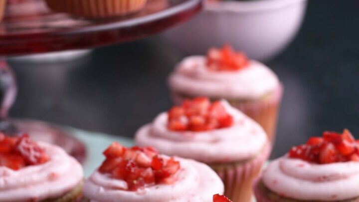 Fresh Strawberry Cupcakes 4