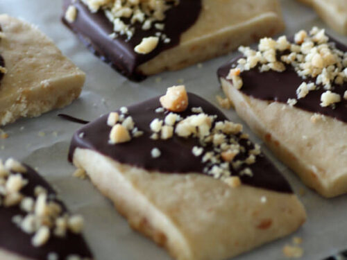 1 dd Macadamia Nut Shortbread 141