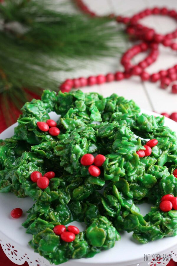 A close up image of the Christmas cookies to show the details of the cornflakes.