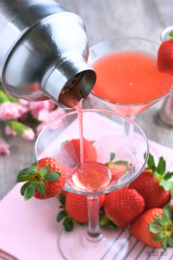 strawberry-martini-vodka-glasses