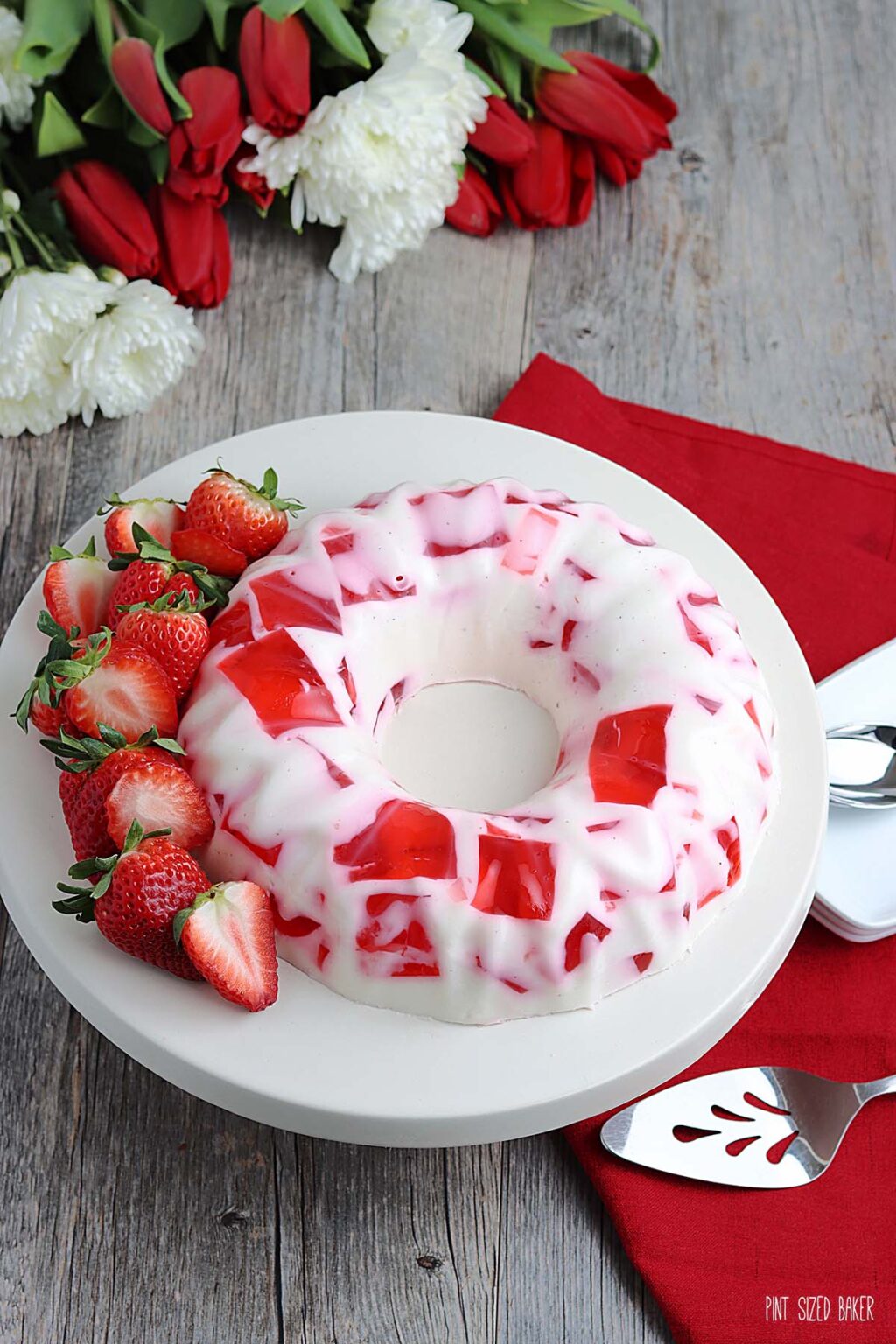 Easy Strawberry Soda Jello Recipe • Pint Sized Baker