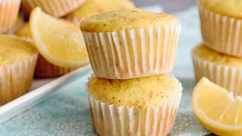 Delicious Lemon Muffins with Poppy Seeds