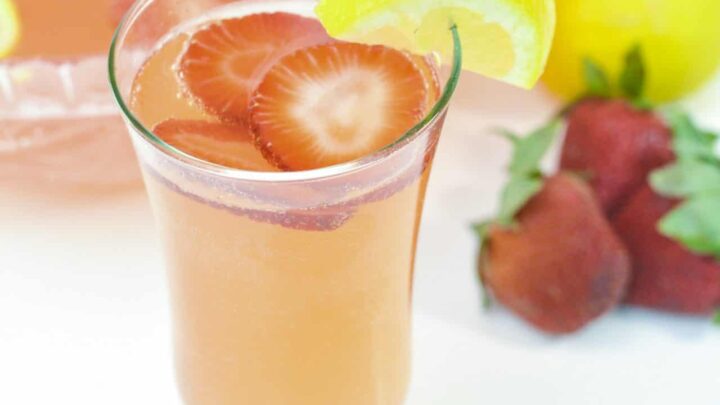 Strawberry Lemonade Moscato Punch 1