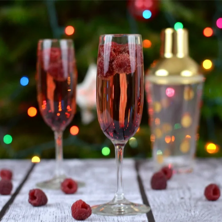 raspberry chambord champagne cocktail