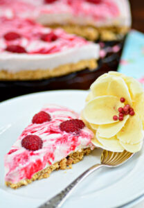 slice-Raspberry-Chocolate-Cheesecake